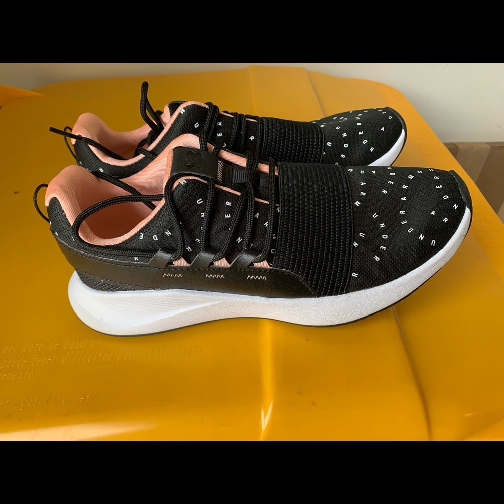 Under Armour Sneakers